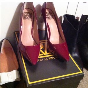 ✖️Pour La Victorie burgundy patent leather heels